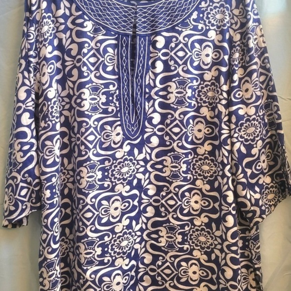 Alexandra Bartlett‎ Navy and White Floral Tunic